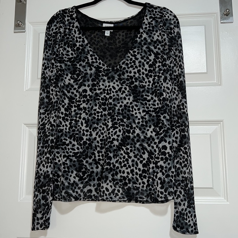 Snow Leopard Animal Print Sheer Long Sleeve Blouse/Top. Deep V-Neck. Underlined
